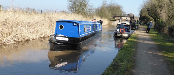 Cruising the canals on a Canal Boat Holiday